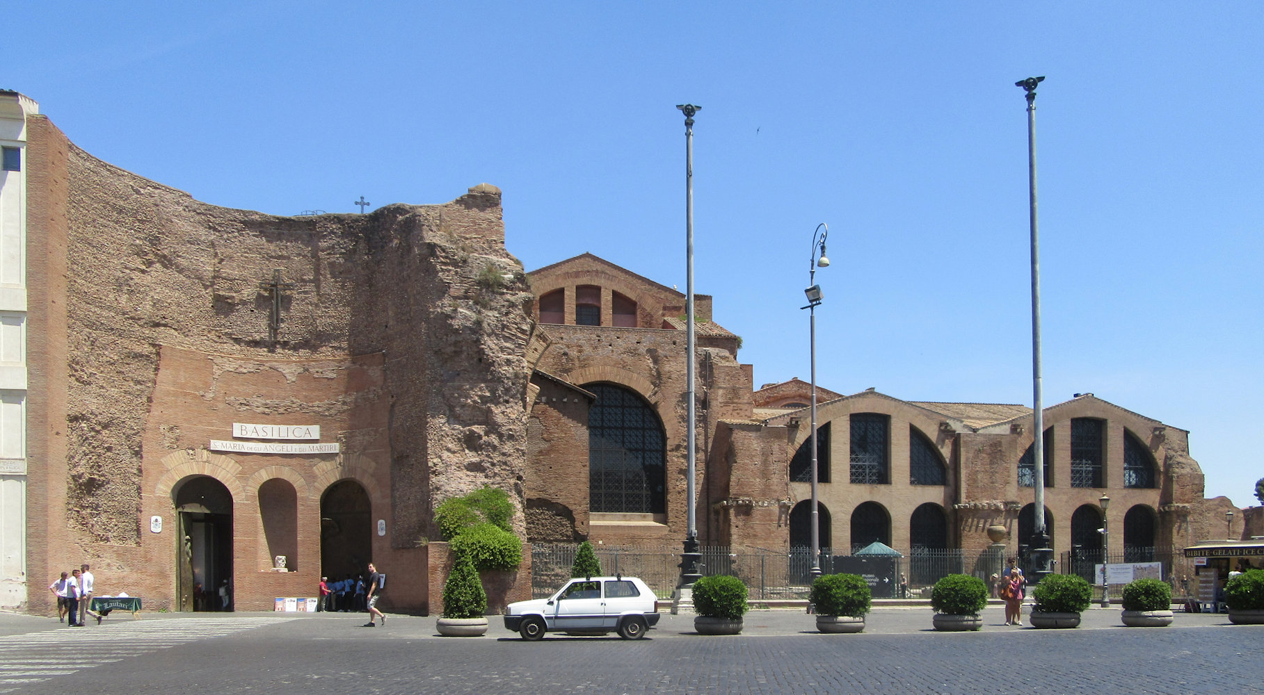 Thermen des Diokletian in Rom mit der darin eingebauten Kirche Santa Maria degli Angeli e dei Martiri, dem Nachfolgebau der Cyriacus geweihten Kirche an dieser Stelle