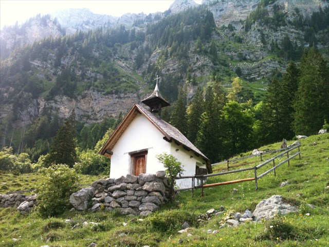Die zu Nikloaus' Ehren erbaute Kapelle auf der Alpe Chlisterli