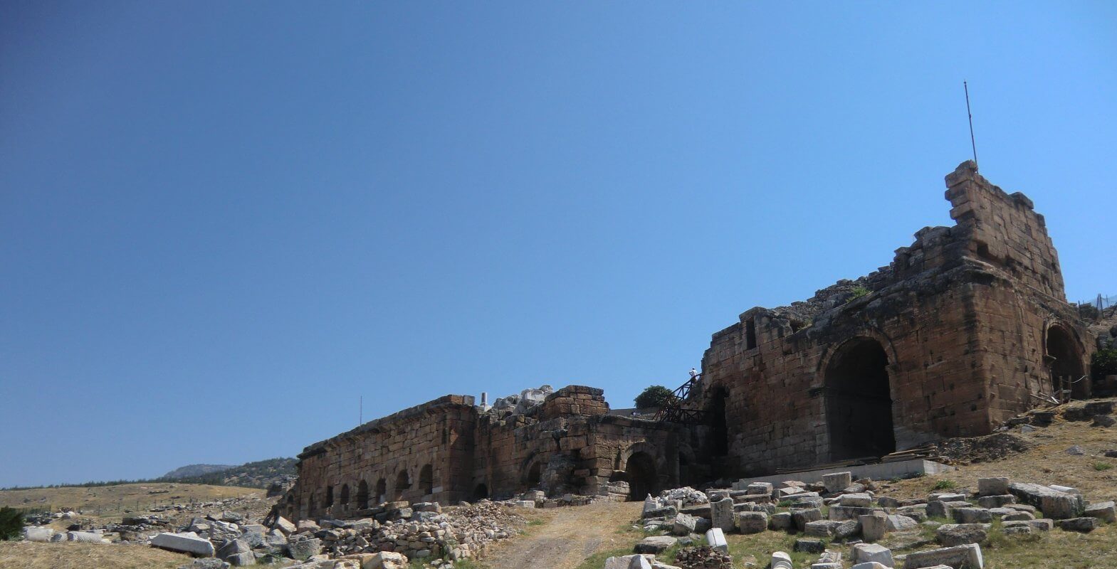 Das Bühnenhaus des Theaters in Hierapolis, erbaut im 2. Jahrhundert