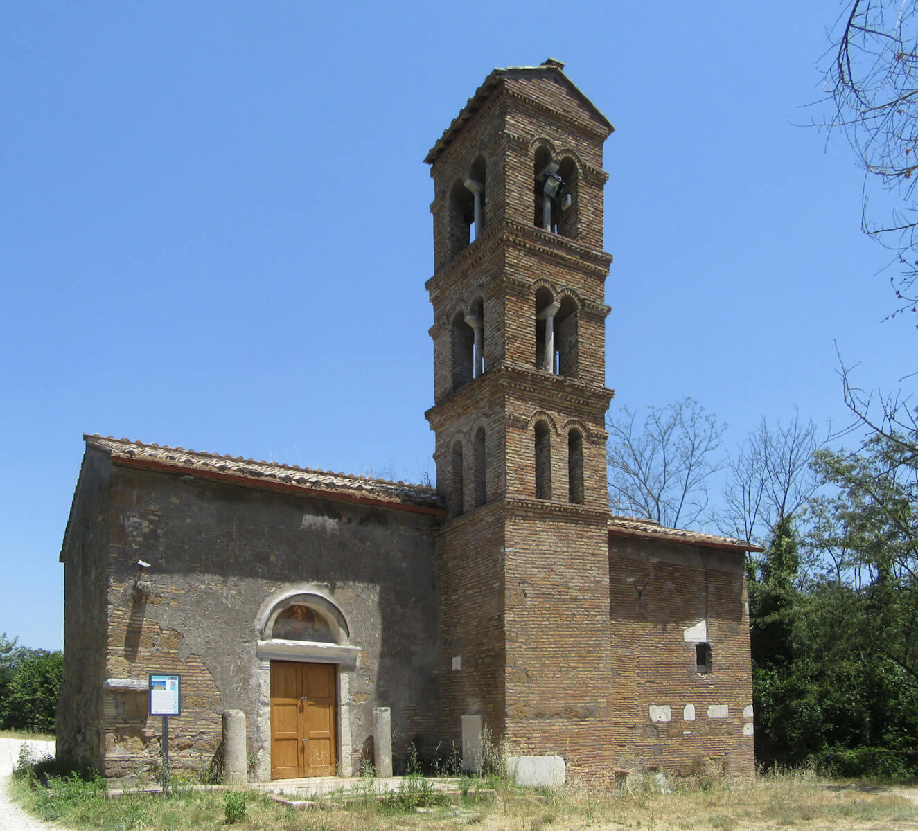 Kirche Santi Abbondio e Abbondanzio bei Rignano Flaminio