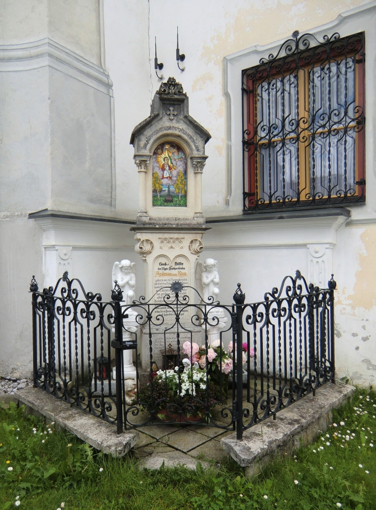 Andreas' Grab an der Pfarrkirche in Rinn bei Innsbruck