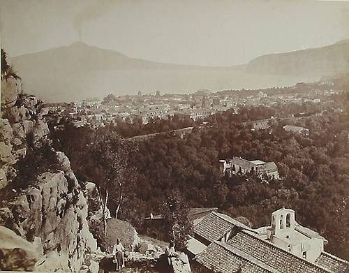 Postkarte, um das Jahr 1885: Kloster und Ort San Antonio mit dem Vesuv