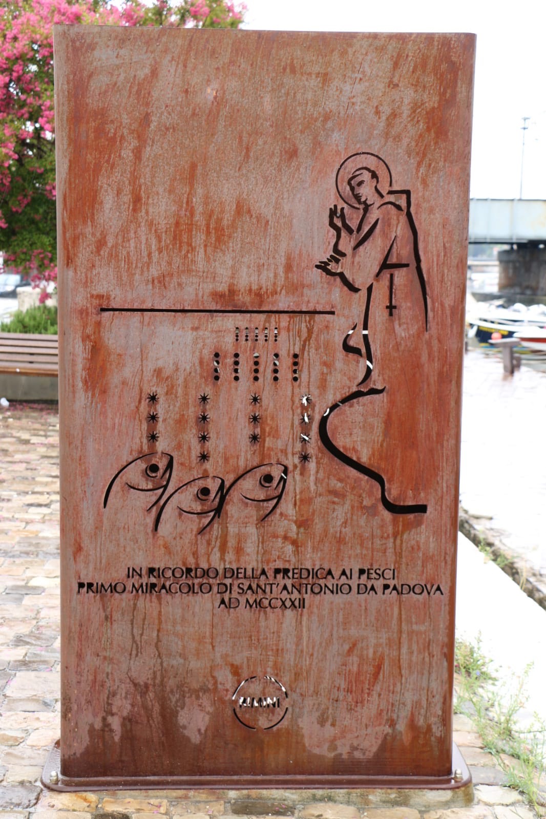 Denkmal</a> für Antonius' Fischpredigt im Hafen von Rimini