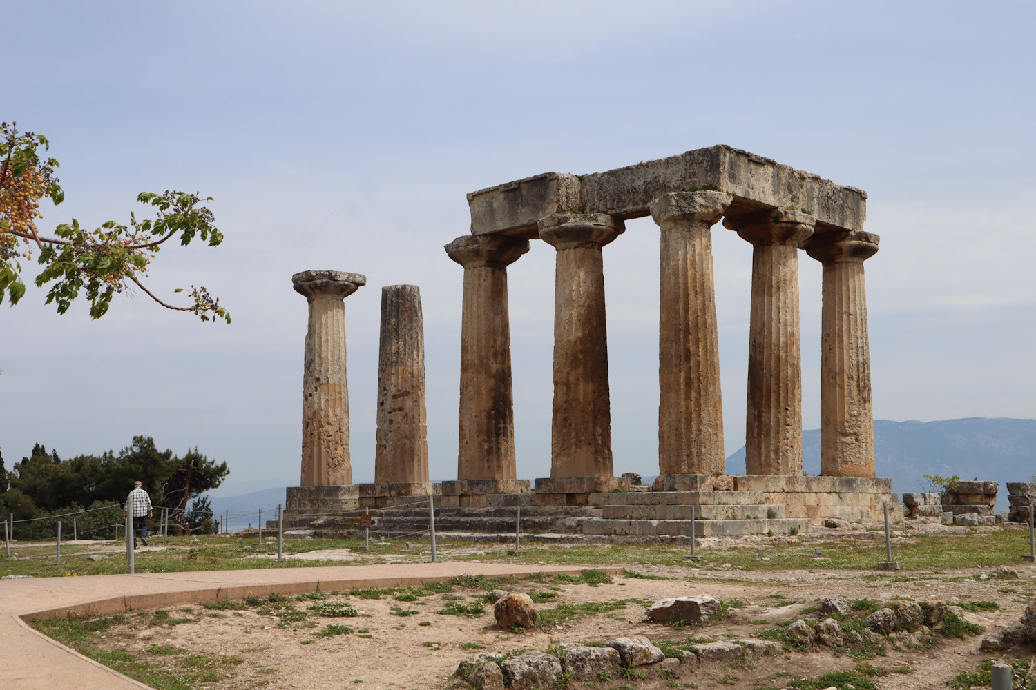 Der Tempel für Apollos' Namenspate Apoll in den Ausgrabungen von Korinth