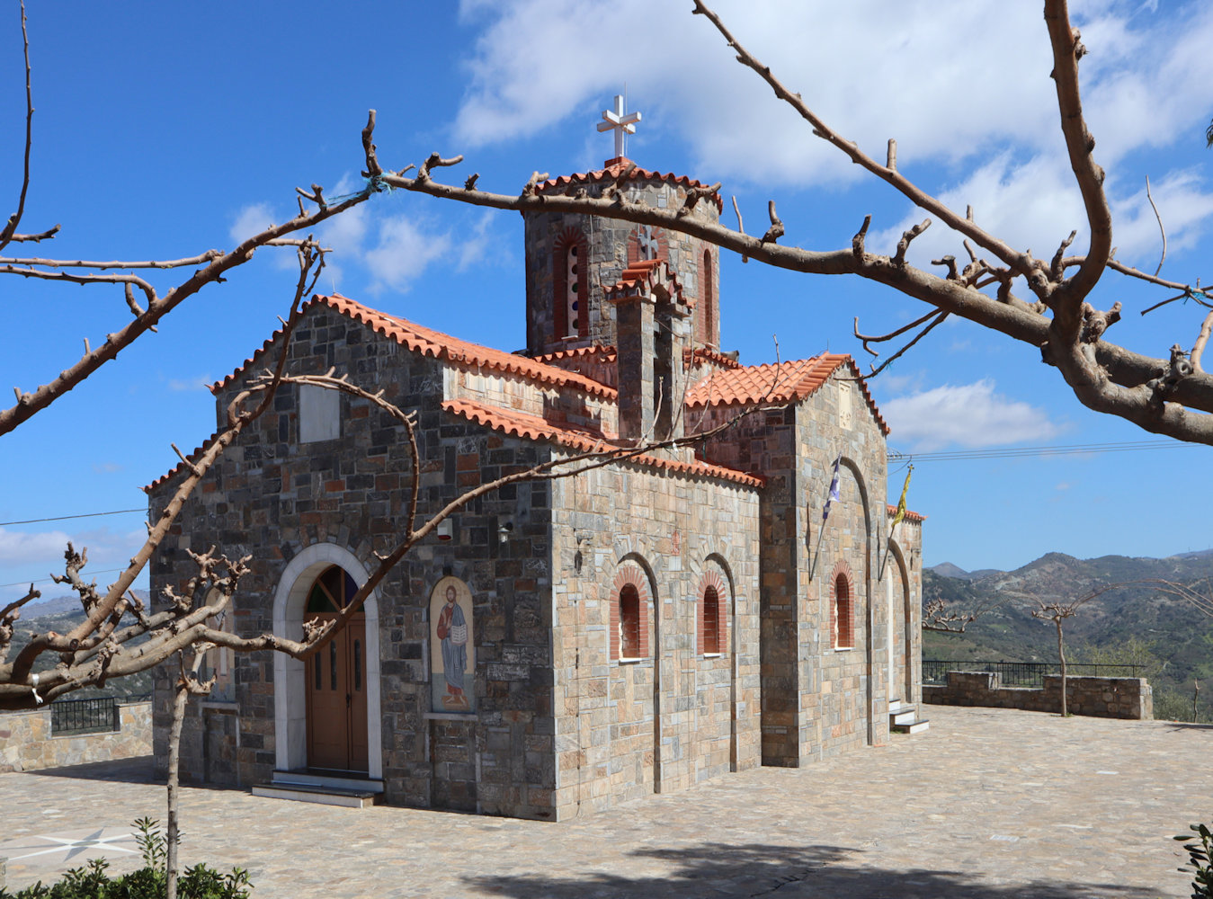 Die 2008 gebaute und Athansios geweihte Kirche in seinem Heimatdorf Axos