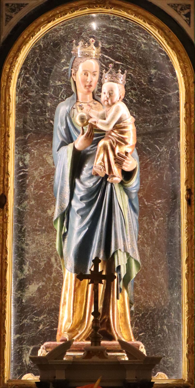 Francesco di Valdambrino (zugeschrieben): Statue „Madonna del Monte”, 15. Jahrhundert, im Sanktuarium in Genua