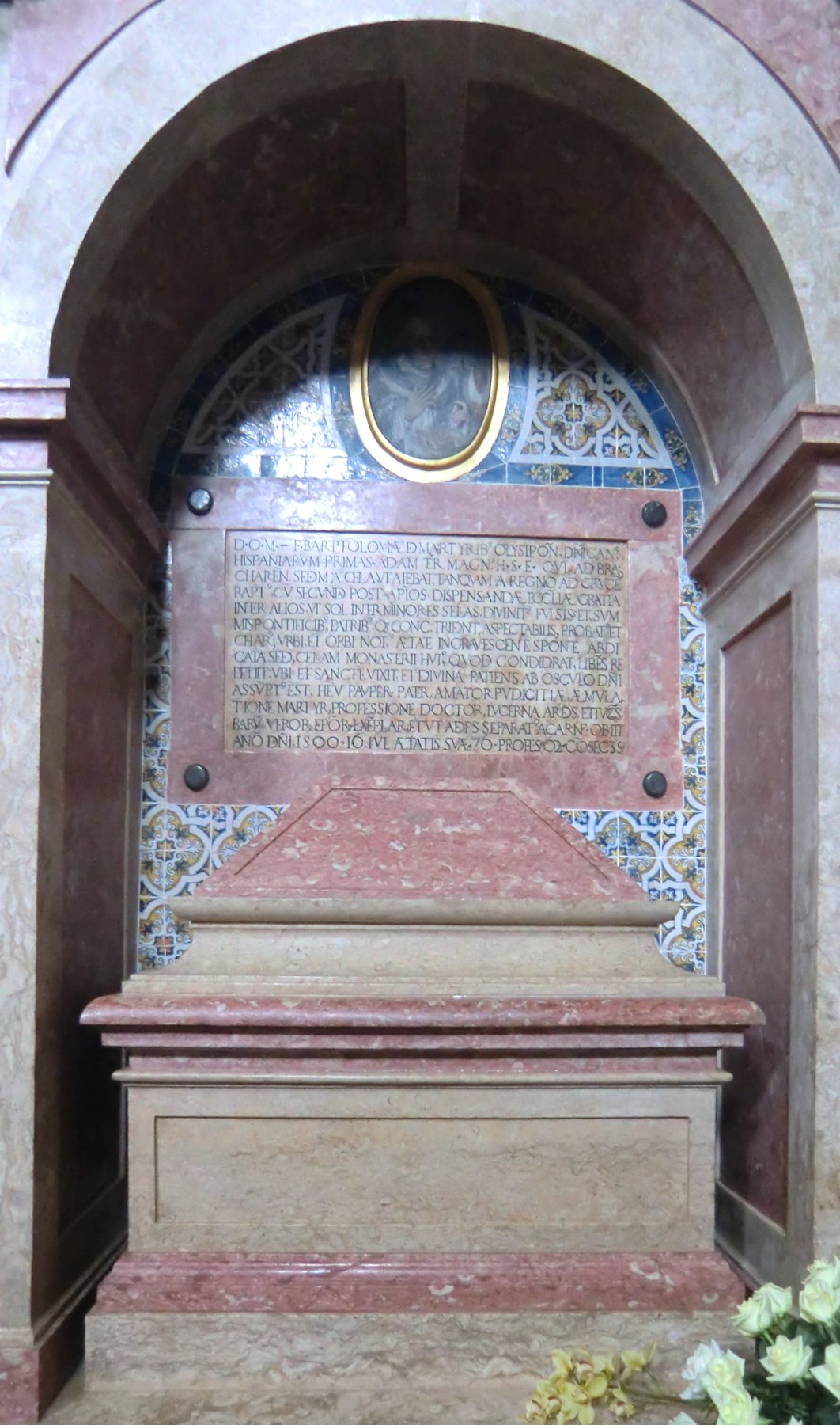 Bartholomäus' Grab in der Klosterkirche in Viana do Castelo
