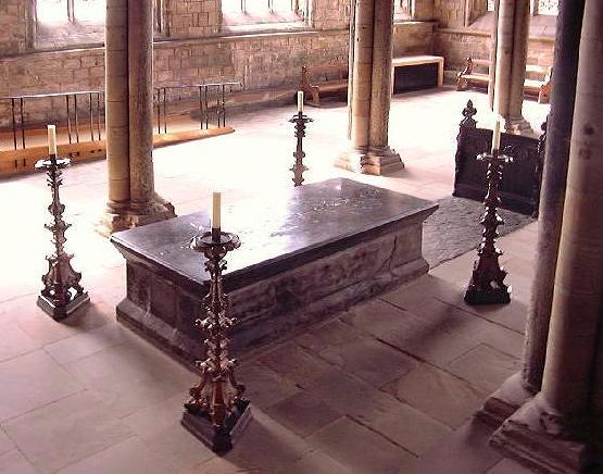 Bedas Grab in der Kathedrale in Durham