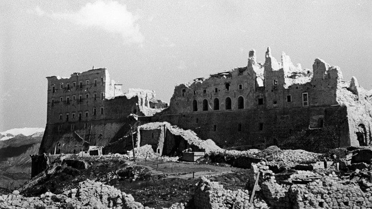 Kloster Montecassino nach der Bombardierung 1944