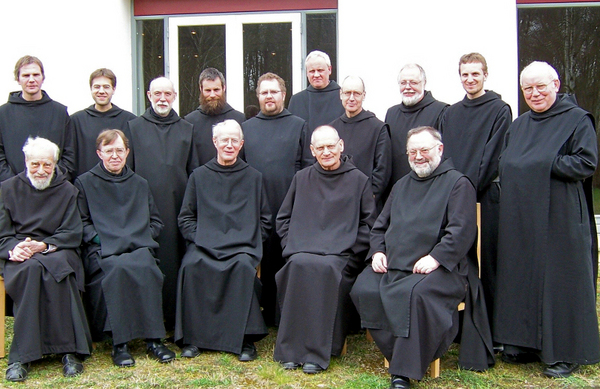 Die Ordensmänner des Klosters Nütschau im Jahr 2011