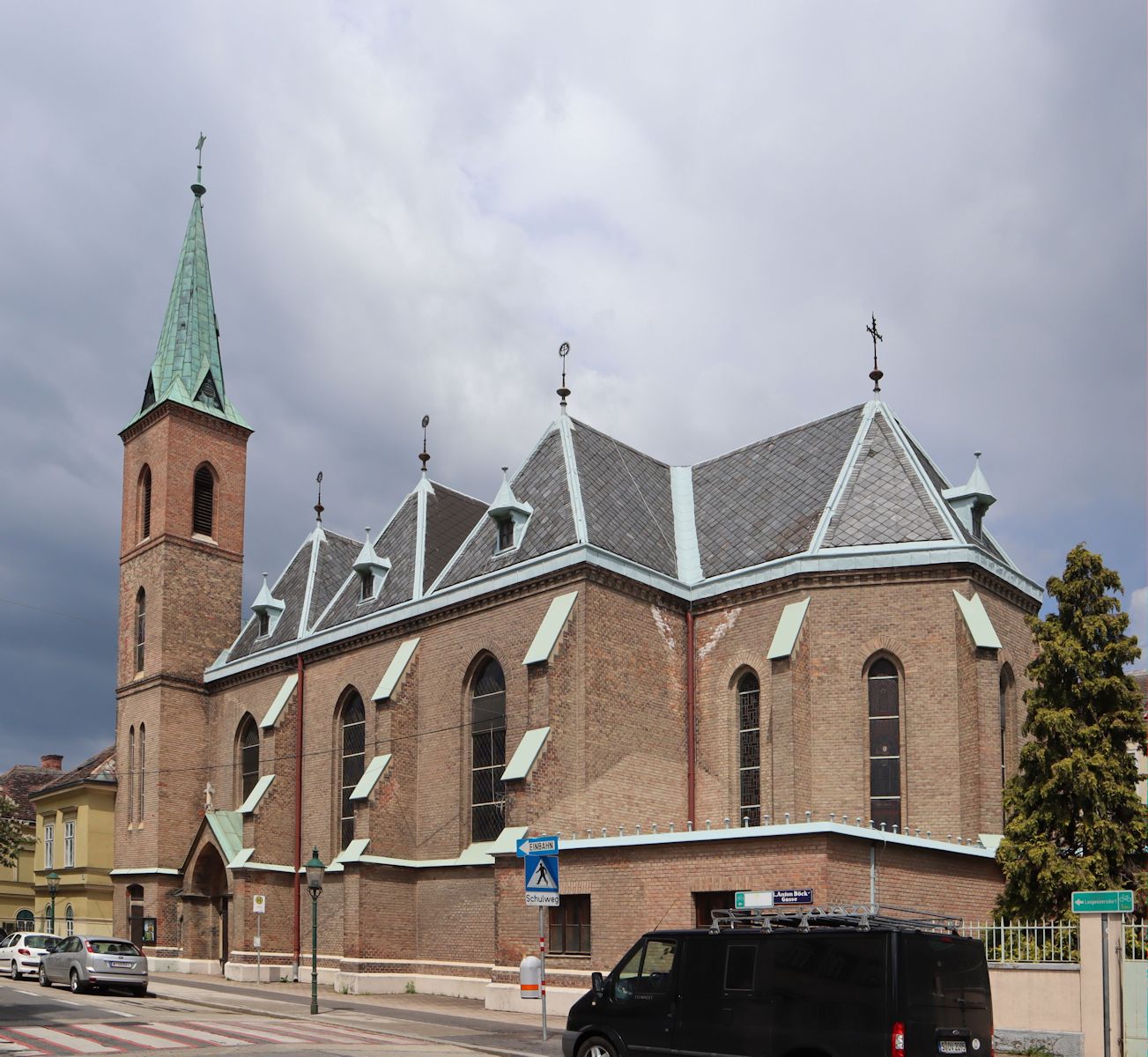 Kirche Maria Immaculata</a> der de-la-Salle-Schulbrüder in Wien-Strebersdorf