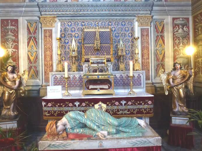 Liegefigur und Reliquienschrein von 1887, in der Kathedrale Ste-Cécile in Albi
