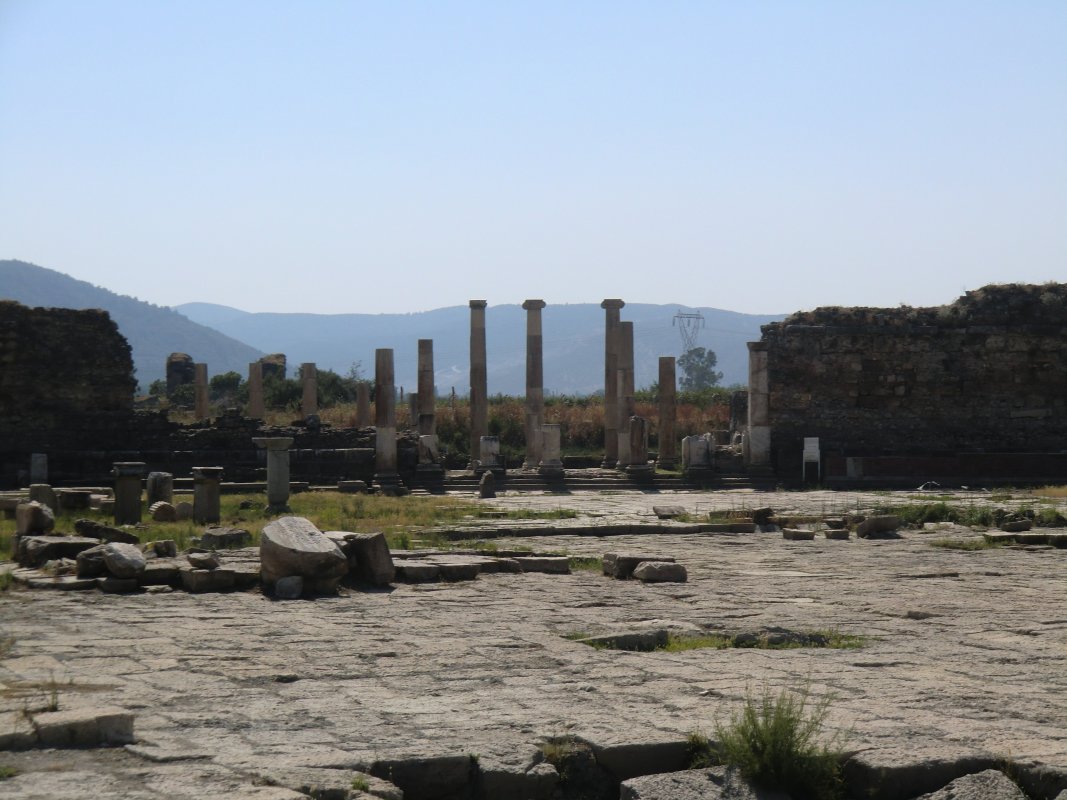 Propyläen zwischen dem dem Tempel der Artemis Leukophryene und der Agora in Magnesia, erbaut um 100