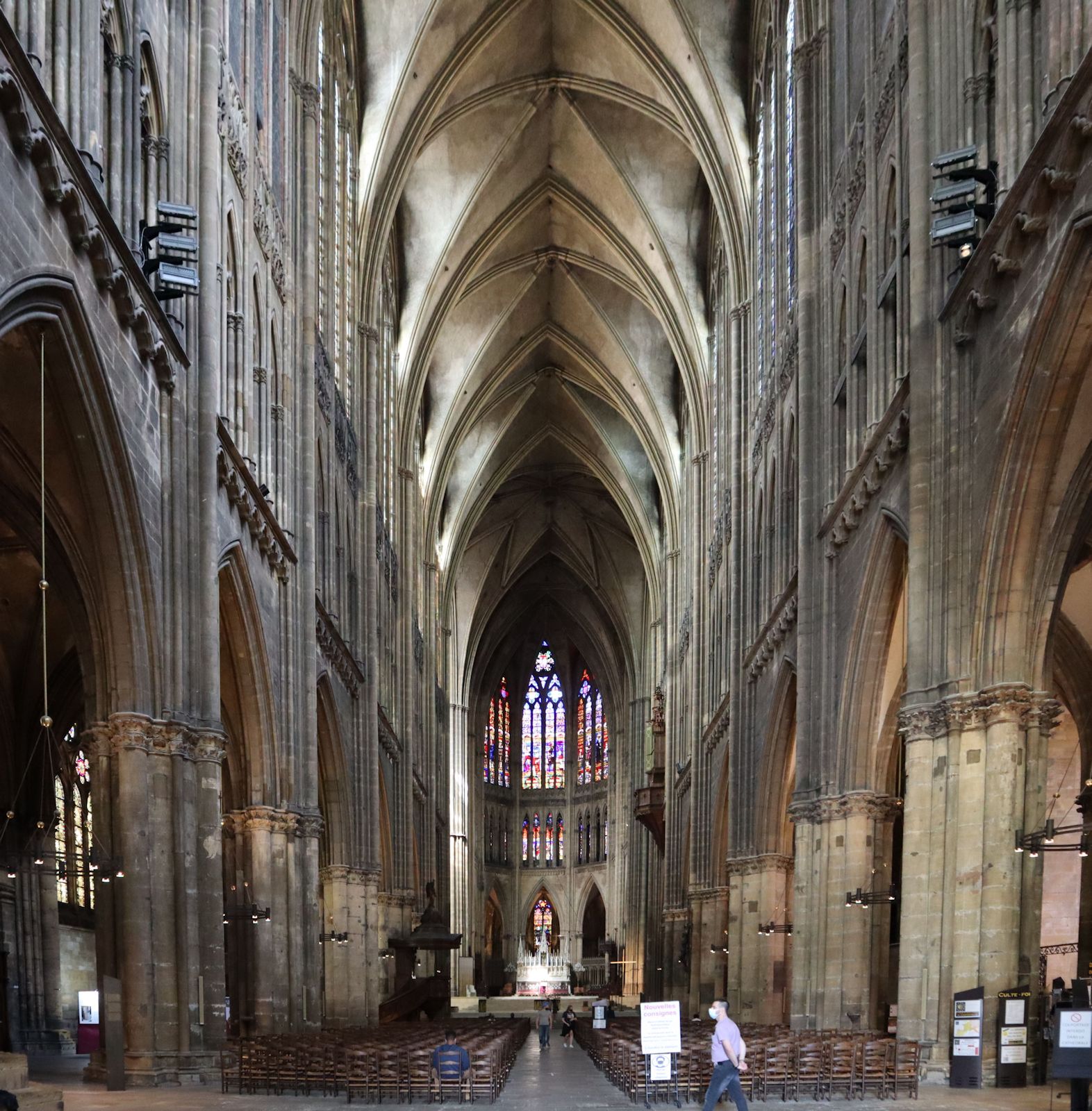 Innenraum der Kathedrale in Metz