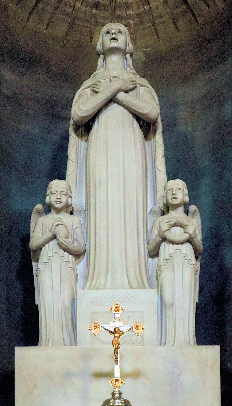 Von Claudius gestaltete Statue der Lucia von Syrakus, 1933, in der Pfarrkirche in Santa Lucia di Piave