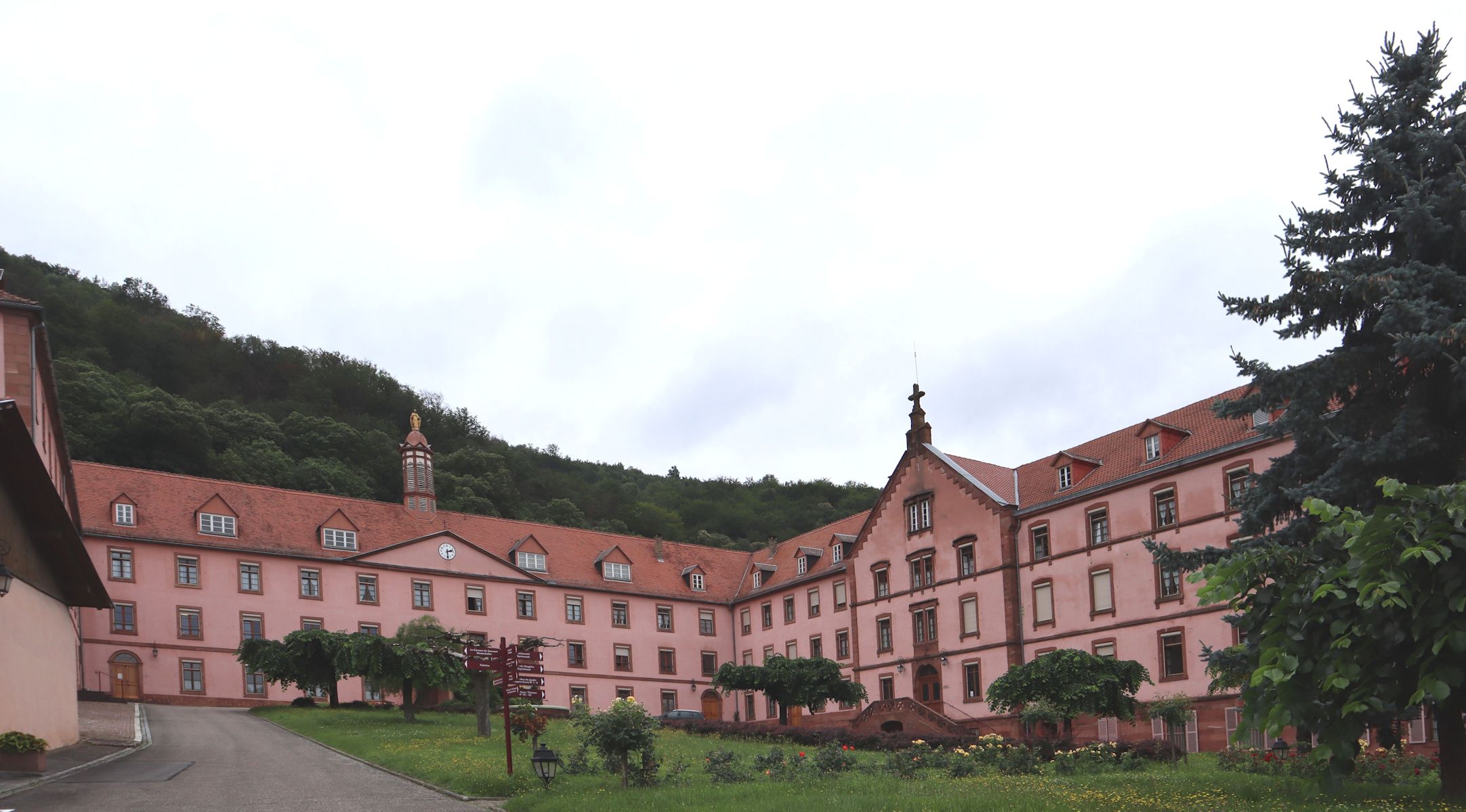 Generalmutterhaus der „Niederbronner Schwestern” in Oberbronn