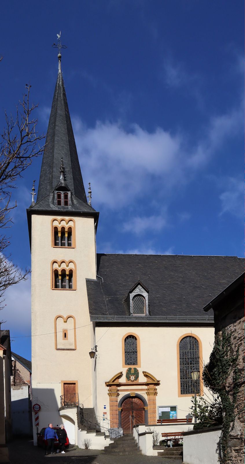 Hilarius geweihte Kirche in Eller an der Mosel
