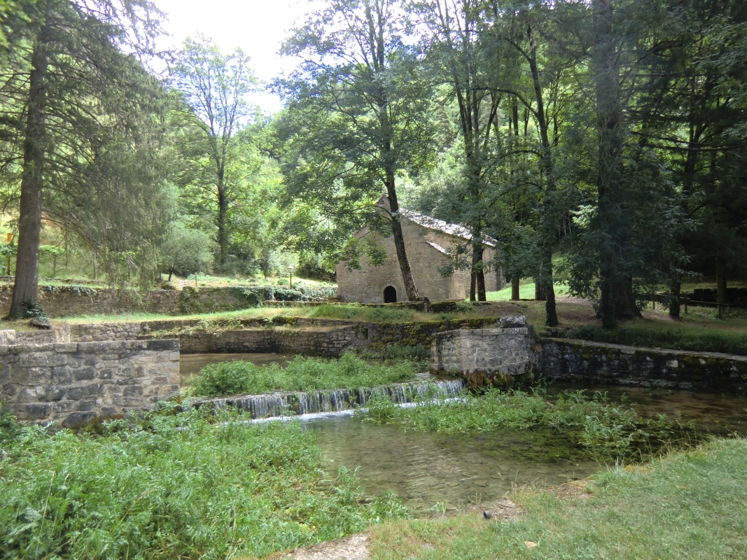 Kapelle St-Frézal und Quelle in La Canourge