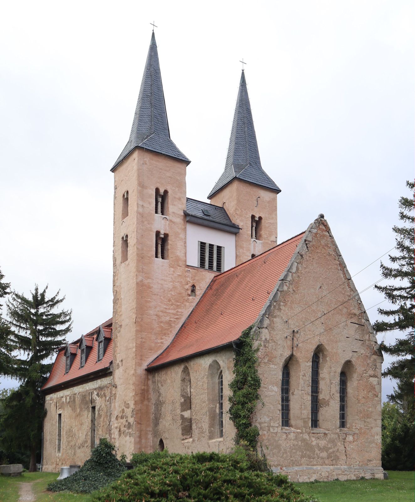 Kirche St. Gangolf in Gangloffsömmern