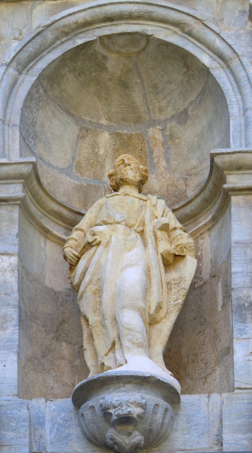 Petrus-Statue an der Klosterkirche in Montes di Valdueza