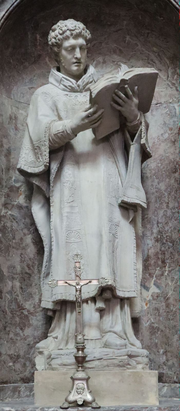 Statue in der Kathedrale in Soissons