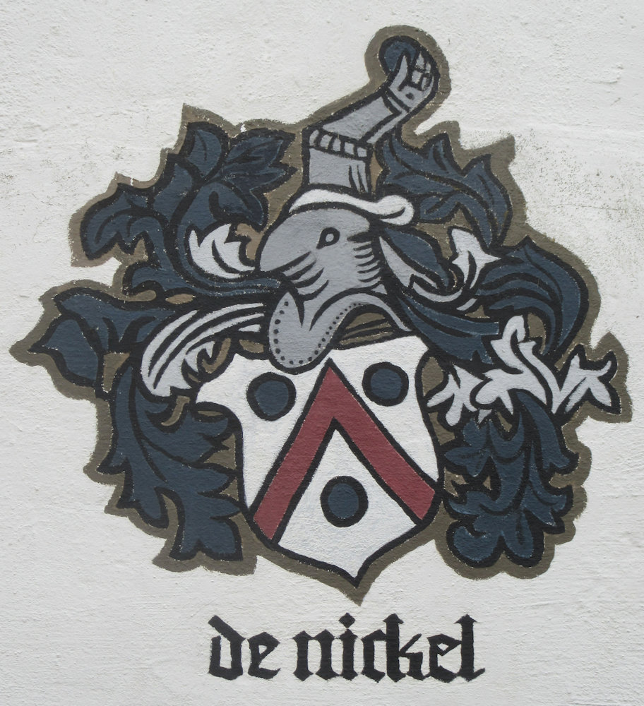 Familienwappen am Nickels-Hof in Koslar