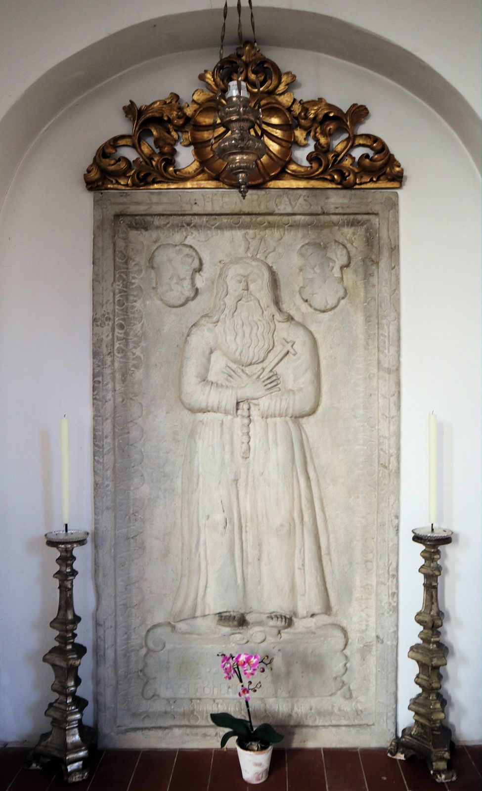 Heinrichs Grabplatte, um 1625, in der Kirche in St. Heinrich