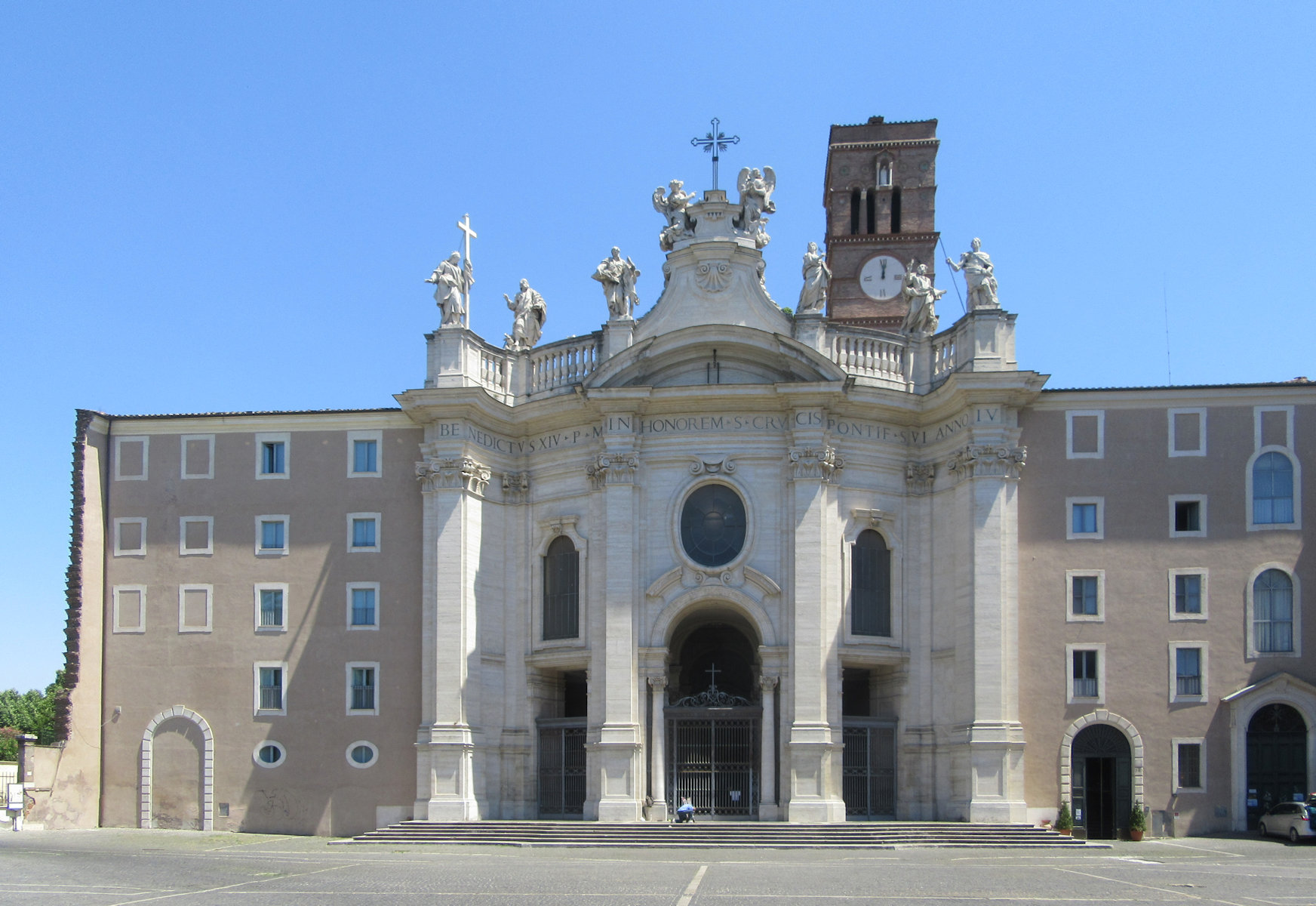 Kirche und Kloster Santa Croce in Gerusalemme in Rom