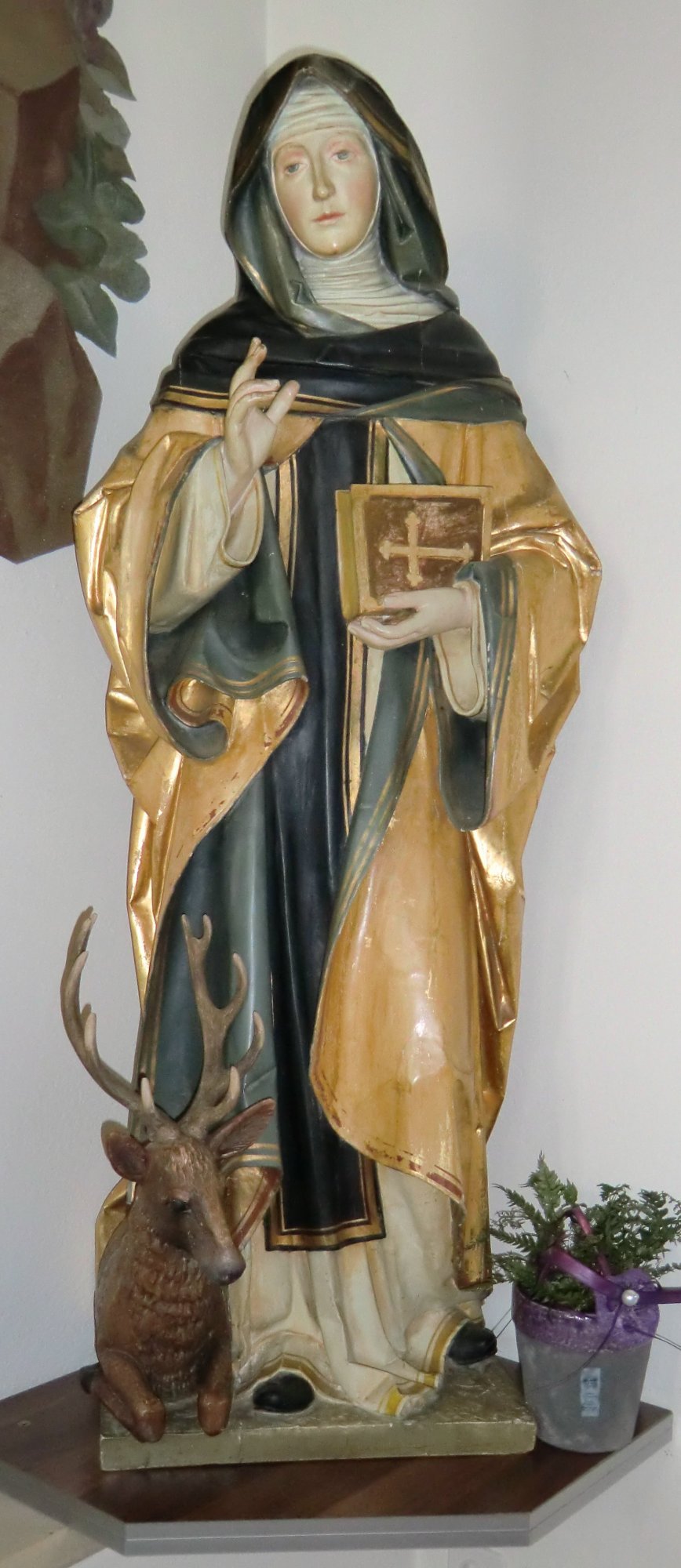Statue in der Wallfahrtskirche auf St. Iddaburg
