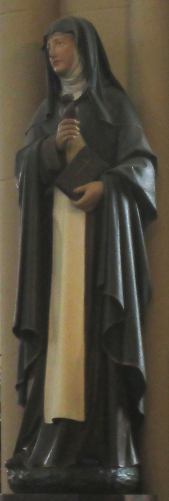 Statue in der Kirche St. Johann Baptist und Petrus