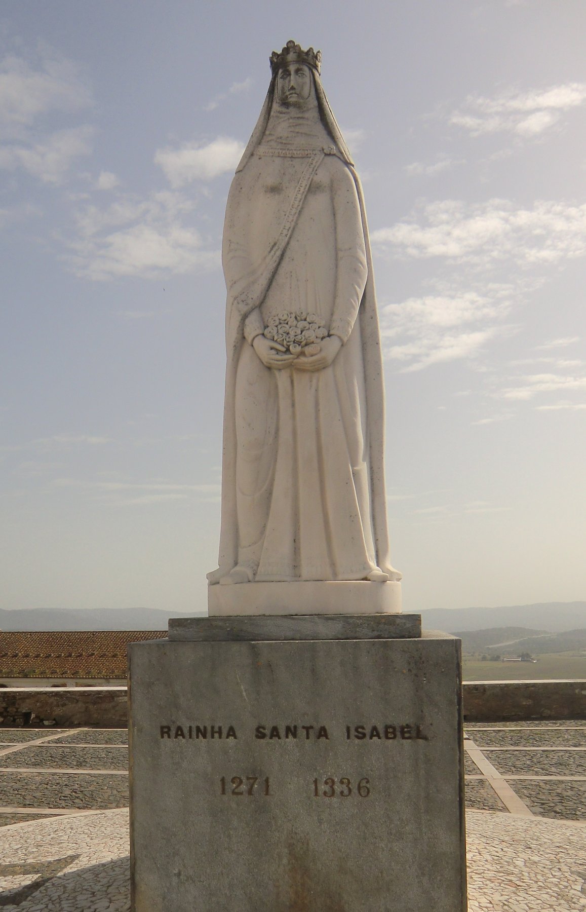 Denkmal vor der Kirche des Kastells in Estremoz