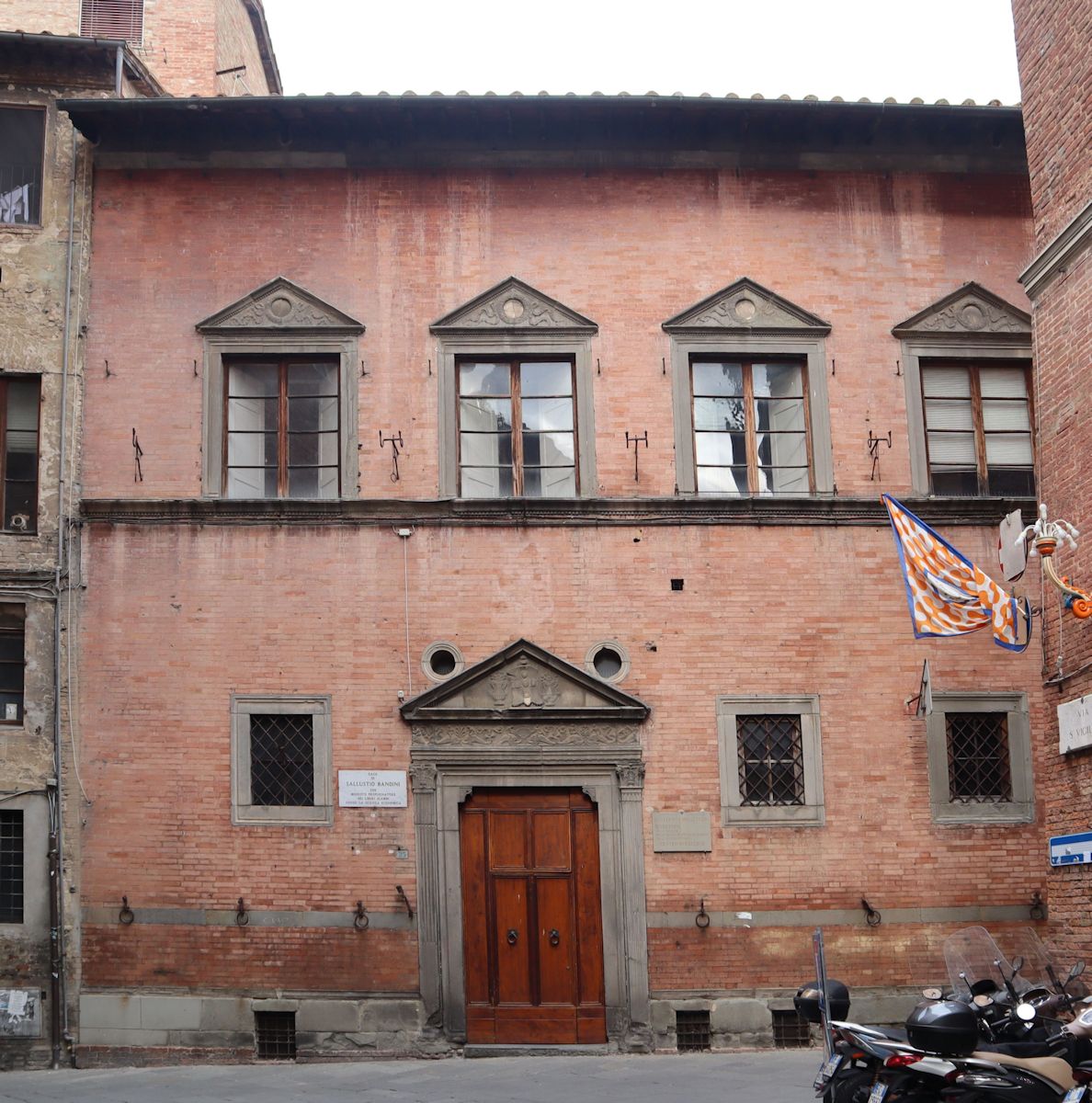 Gebäude der 1240 mit den Fakultäten für Medizin und Recht gegründeten Universität in Siena, einer der ältesten Universitäten der Welt