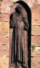 Bronzestatue, 1930, an der Kirche San Fortunato in Todi