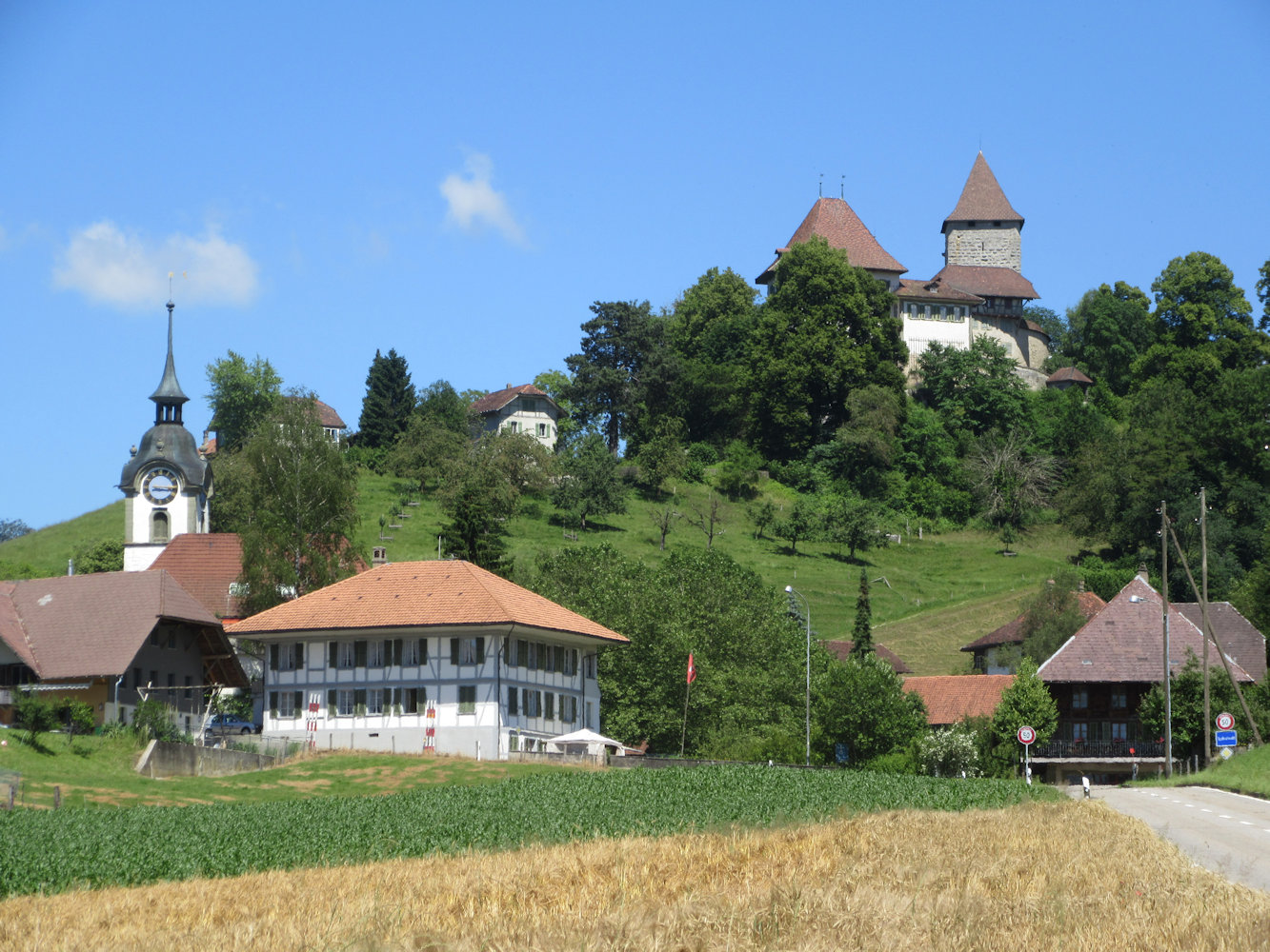 Die ehemalige Erziehungsanstalt im Schloss und der Ort Trachselwald