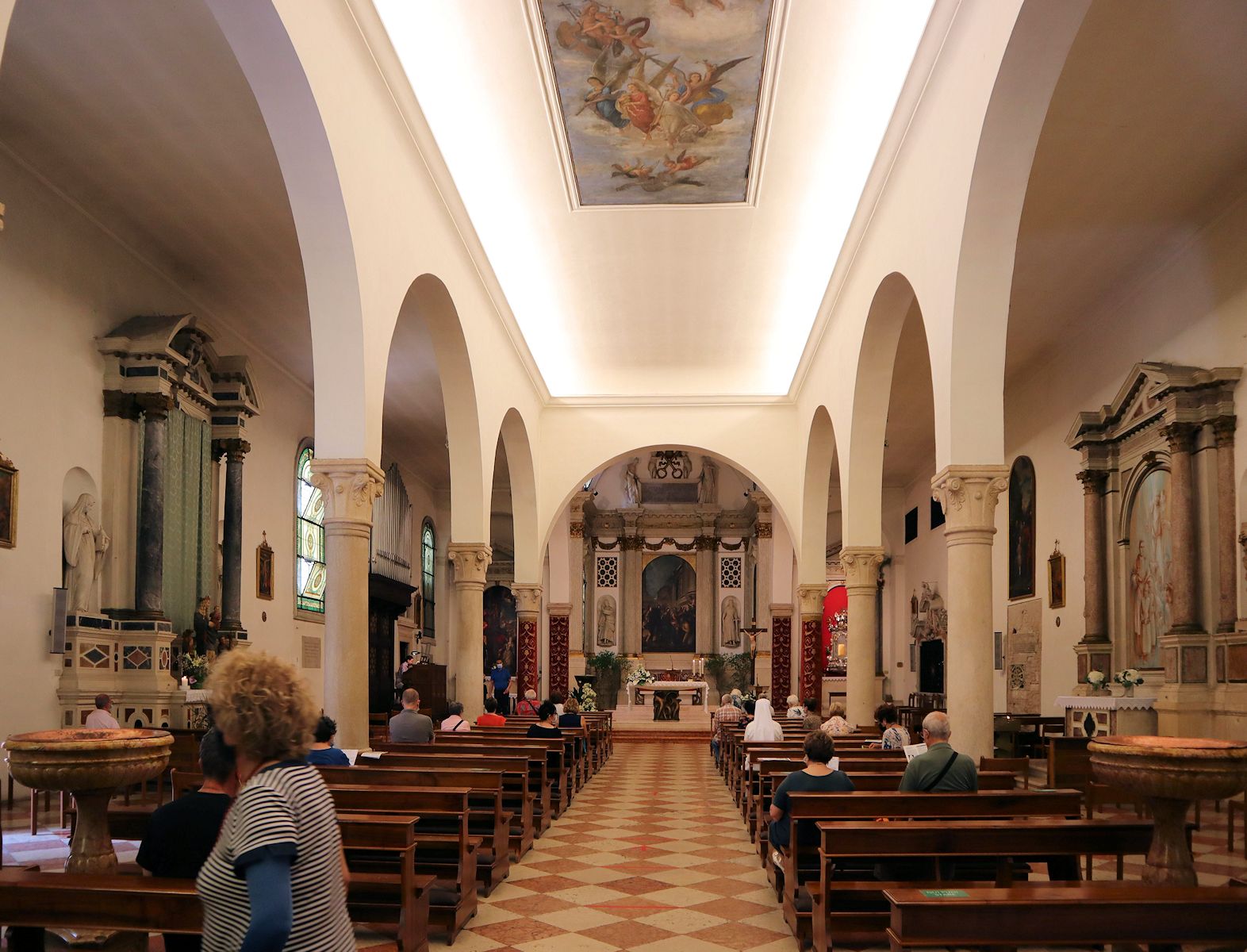 Messe in der Kirche San Pietro in Vicenza