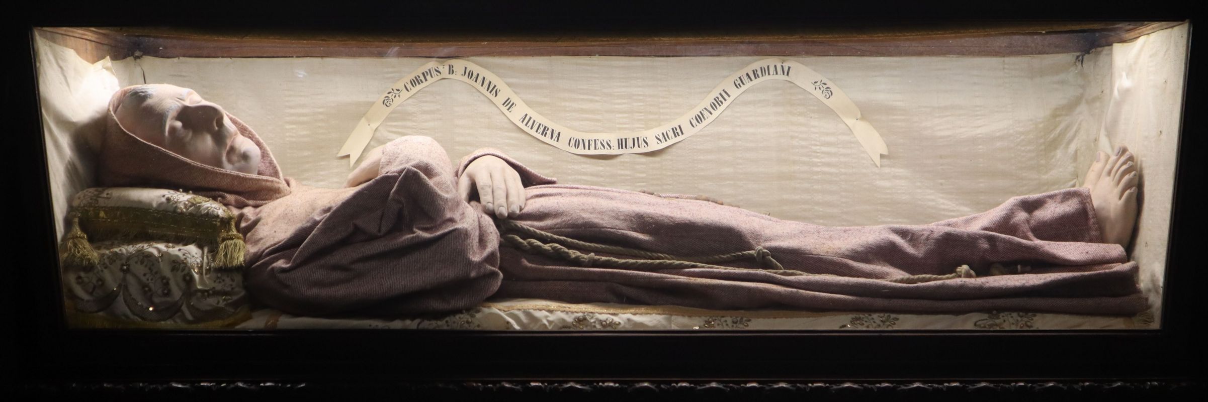 Johannes' Sarkophag in der Chiesa Maggiore auf La Verna