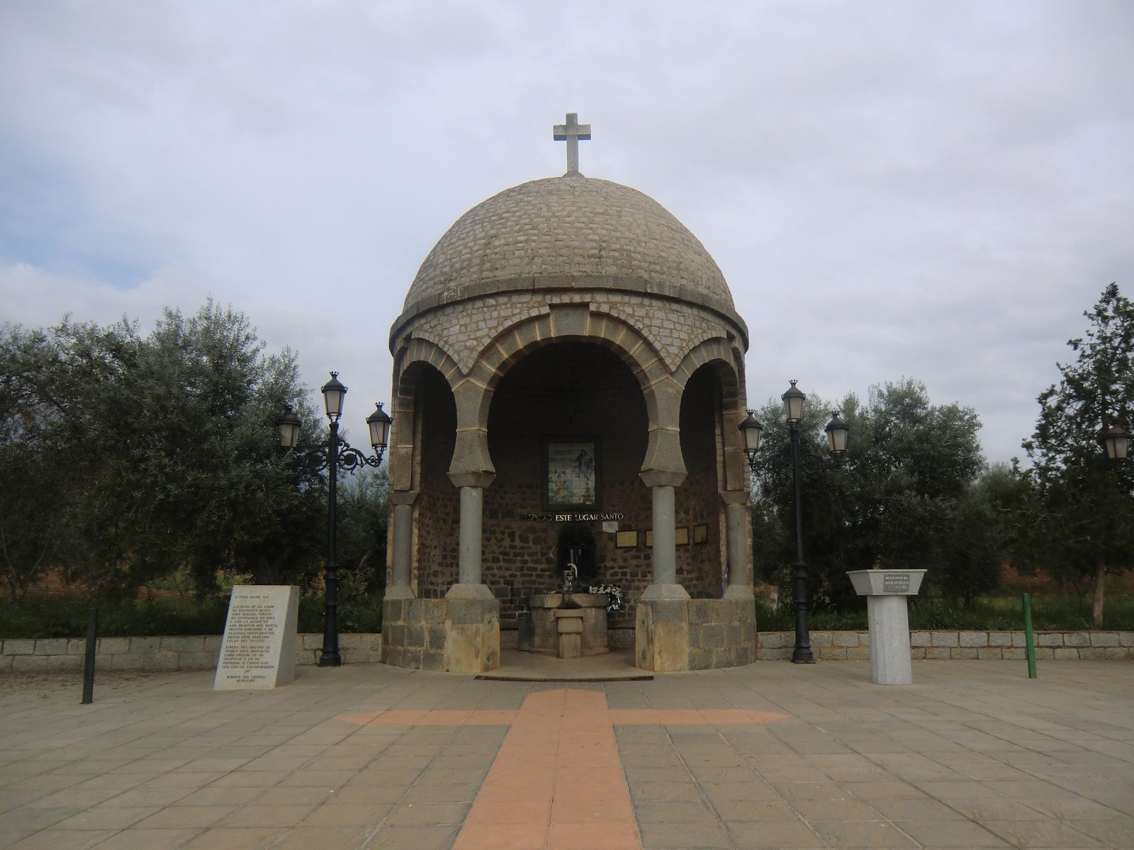 Gedenkstätte an der Stelle nahe Ribera del Fresno, an der Johannes seine Vision des Evangelisten Johannes hatte, errichtet 1967