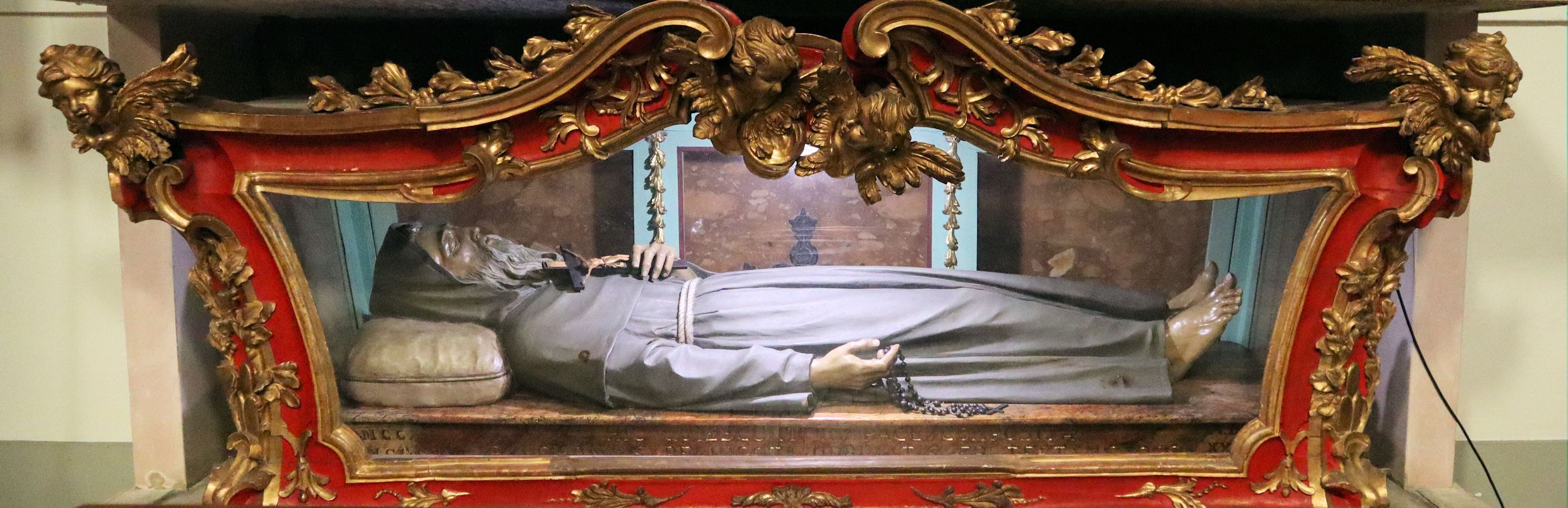 Liegefigur in der Kirche San Francesco in Urbino