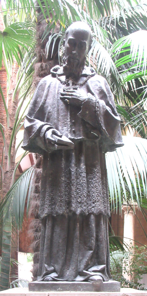 Statue im Innenhof der alten Dominikanerkirche in Valencia