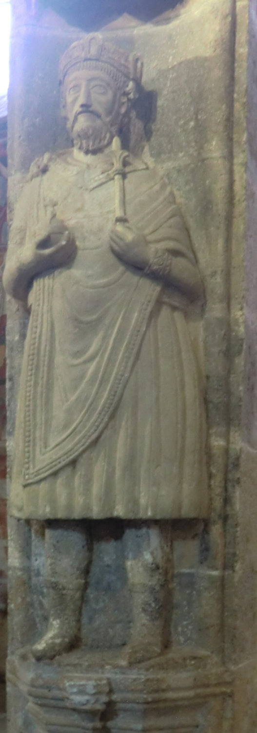 Statue, wohl um 1165, in der Klosterkirche in Müstair