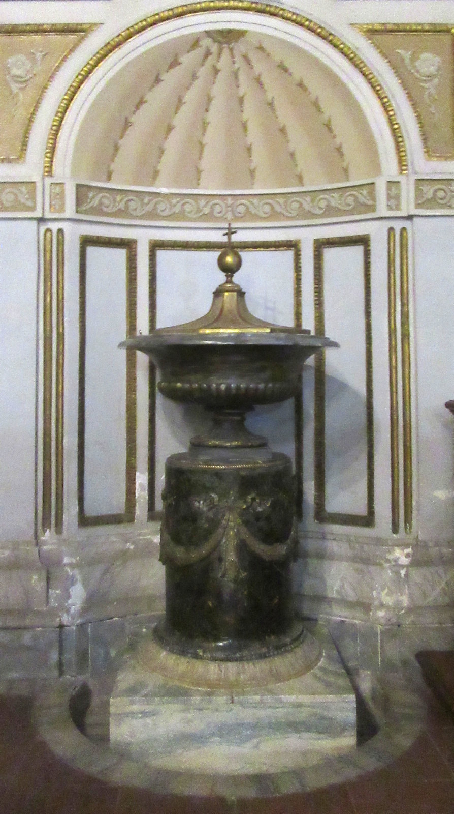 Taufstein in der Kirche San Martino ai Monti in Rom, an dem Kaspar getauft wurde