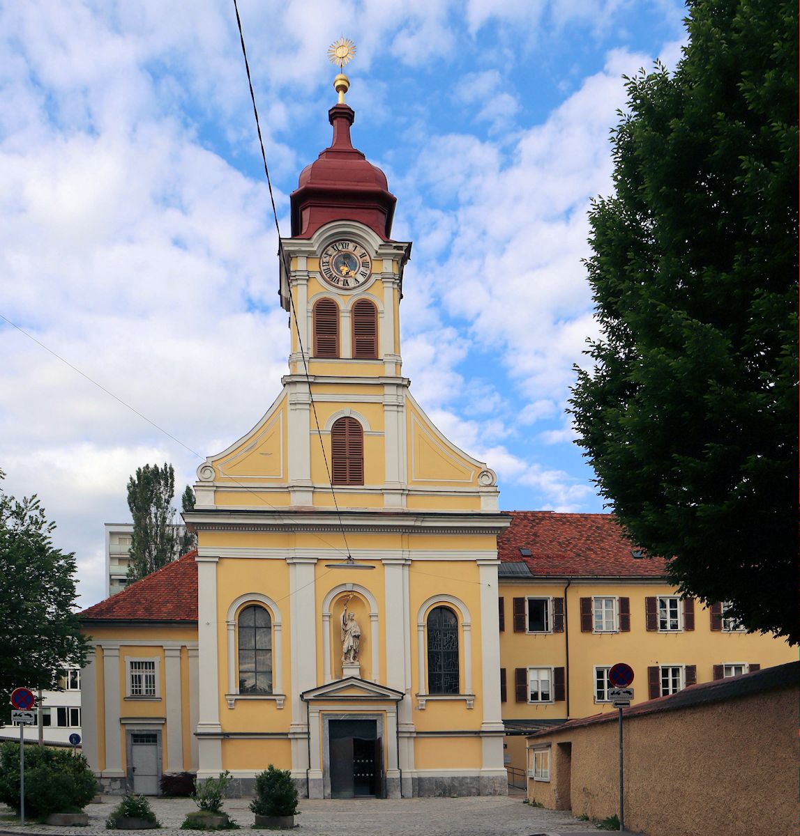 Grabenkirche und Gebäude des 1786 aufgegebenen Klosters in Graz