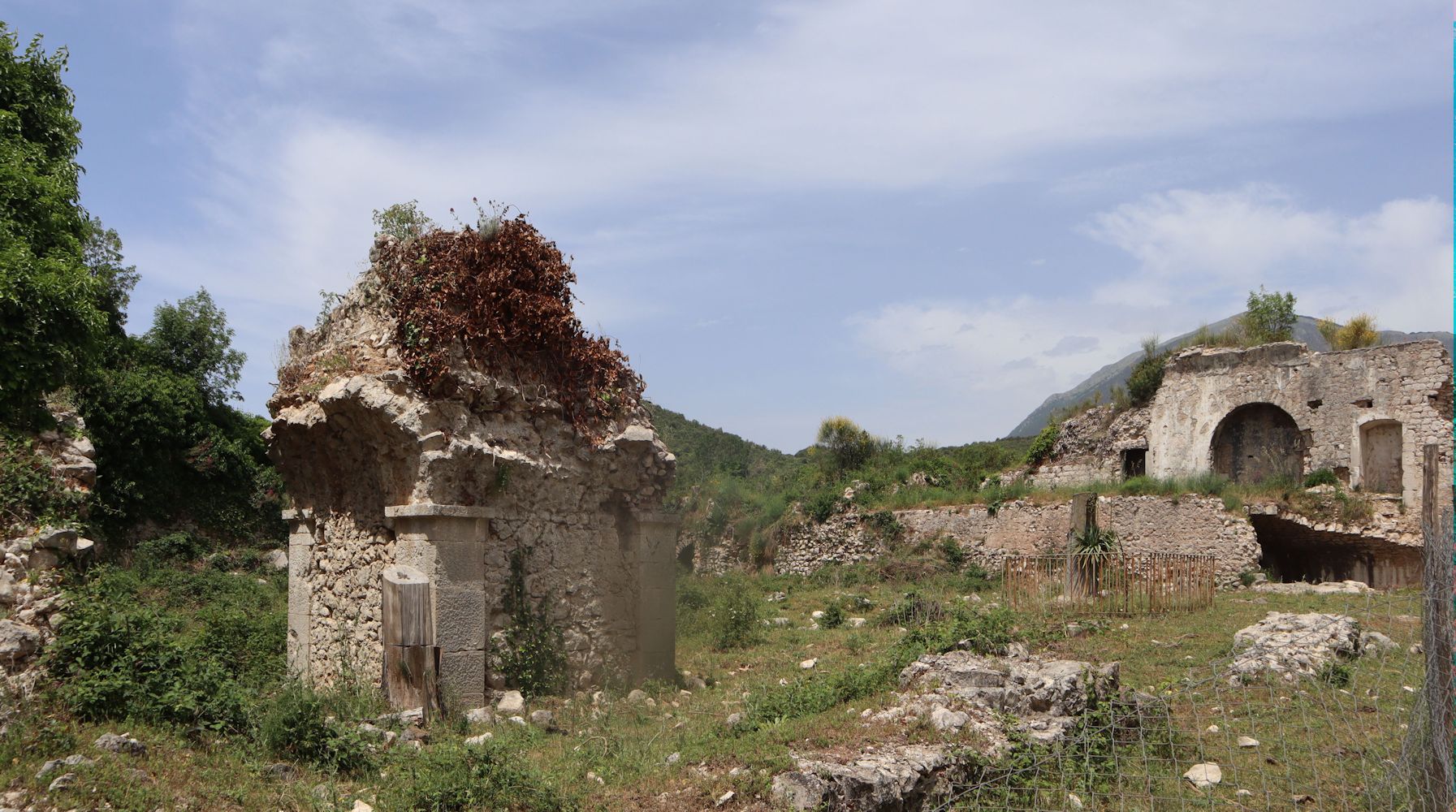 Ruinen des im 2. Weltkrieg zerstörten Klosters Santa Maria dell'Albaneta bei Cassino