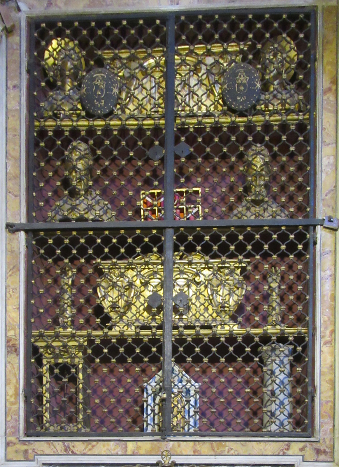 Reliquiare in der Kirche San Sebastiano fuori le mura in Rom