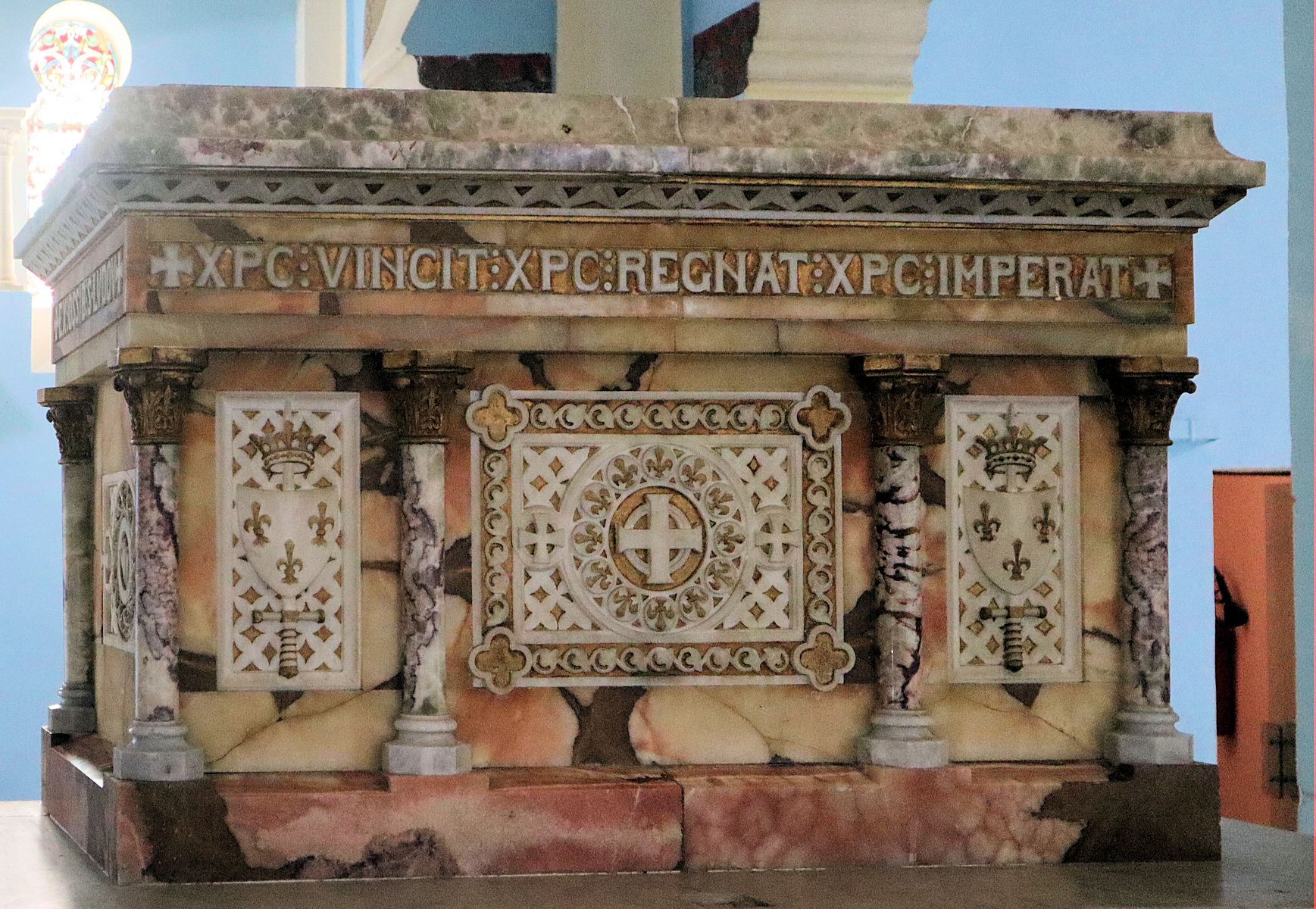 Sarkophag mit Reliquien von Ludwig in der ihm geweihten ehemaligen Kathedrale in Karthago