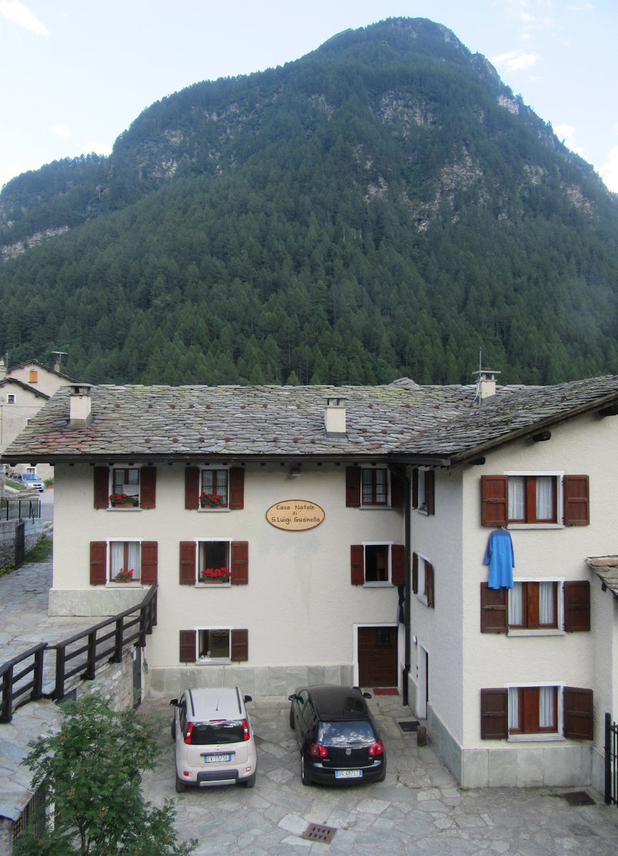 Aloisius' Elternhaus im Bergdorf Fraciscio, einem Ortsteil von Campodolcino
