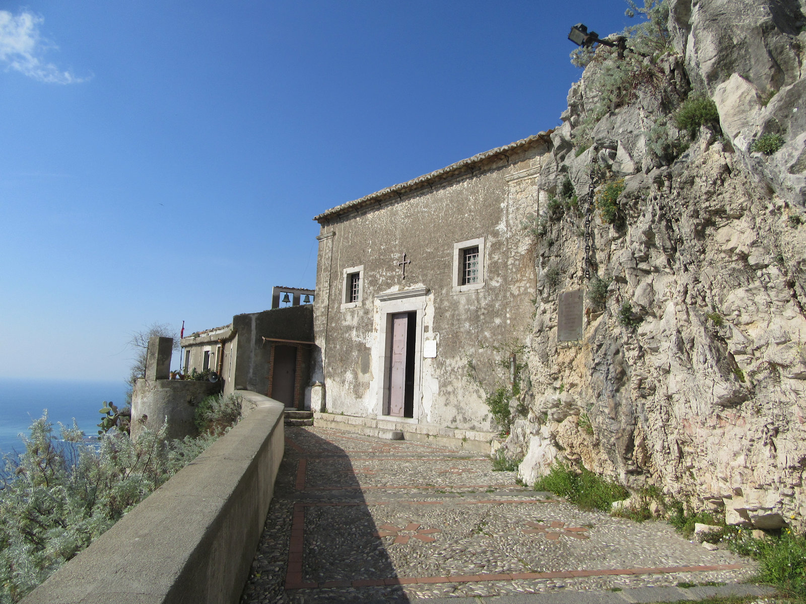 Santuario Madonna della Rocca oberhalb Taormina, nahe des früheren Kastells; früher war hier das Basilianerkloster