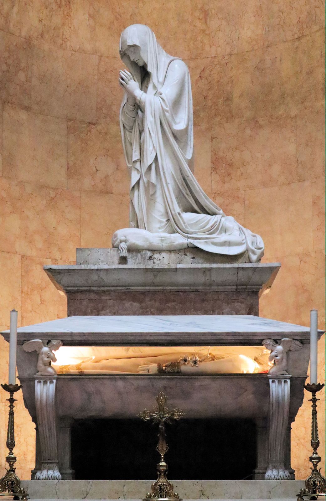 Luigi Cagnola: Statue, 1812, und Marcellinas Gebeine in der Basilika Sant'Ambrogio in Mailand
