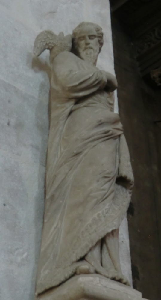 Statue in der Kathedrale in Die