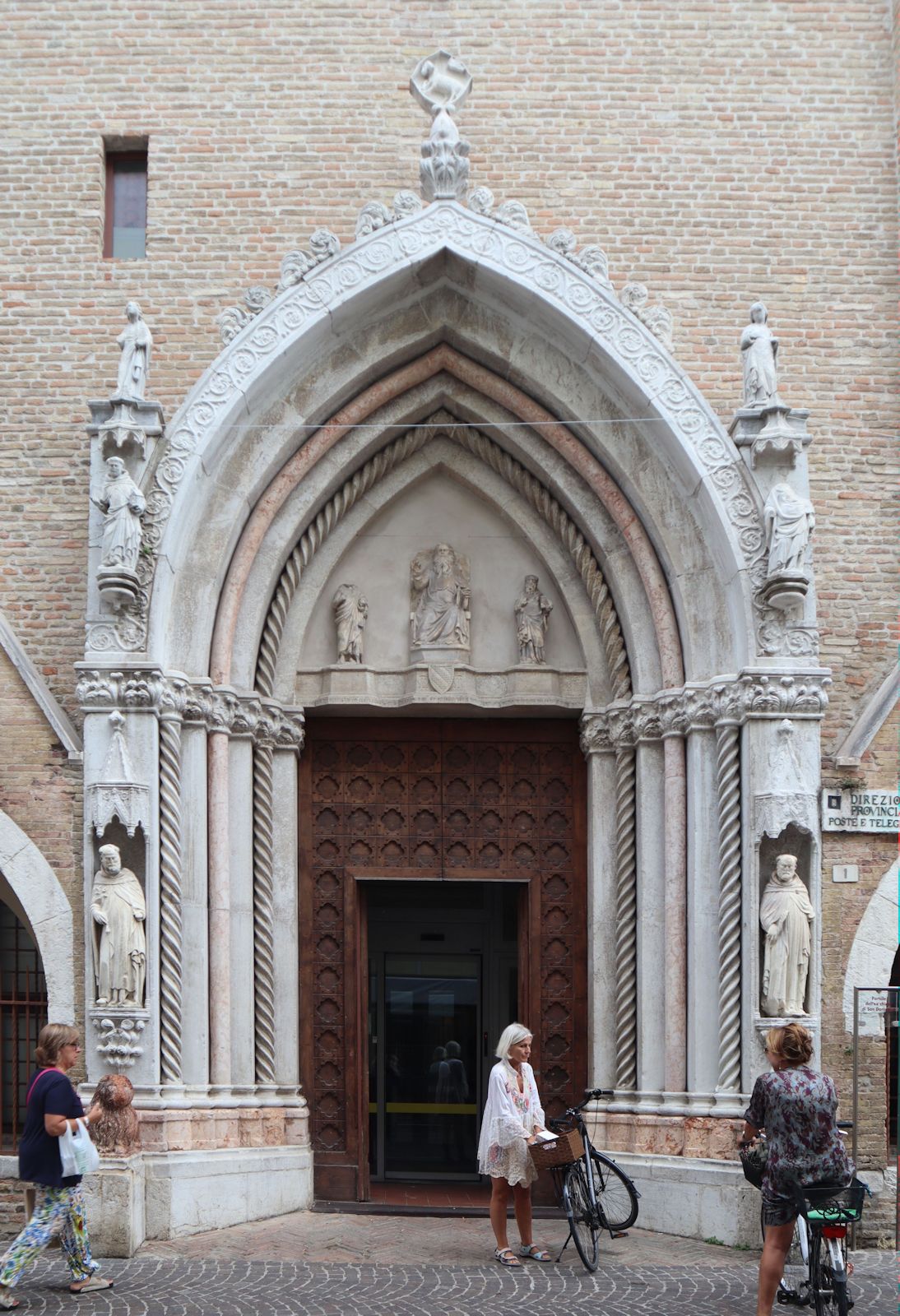 Portal der ehemaligen Kirche San Domenico in Pesaro